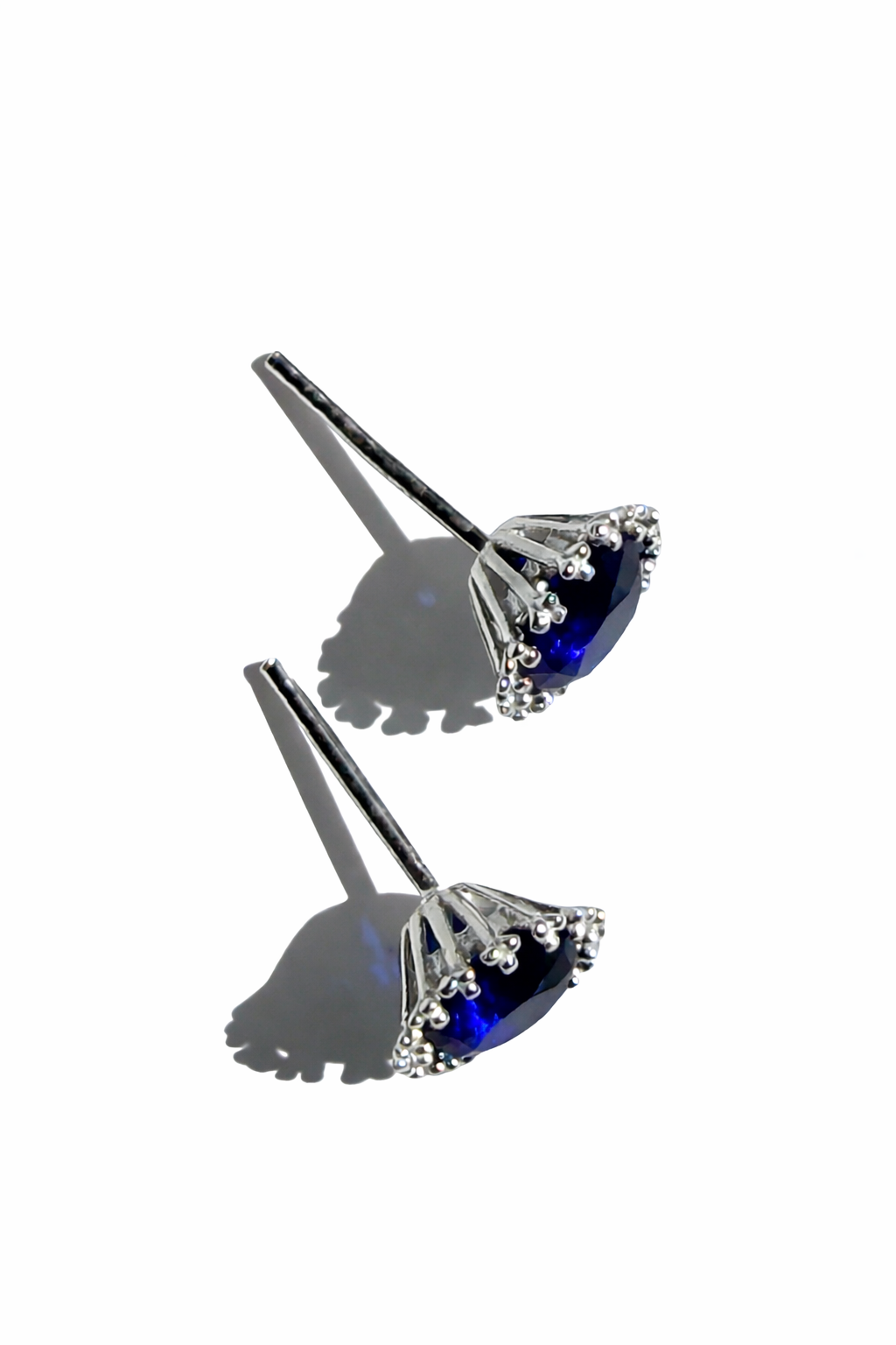 925 Deep Blue Triangular Cut Center Stone