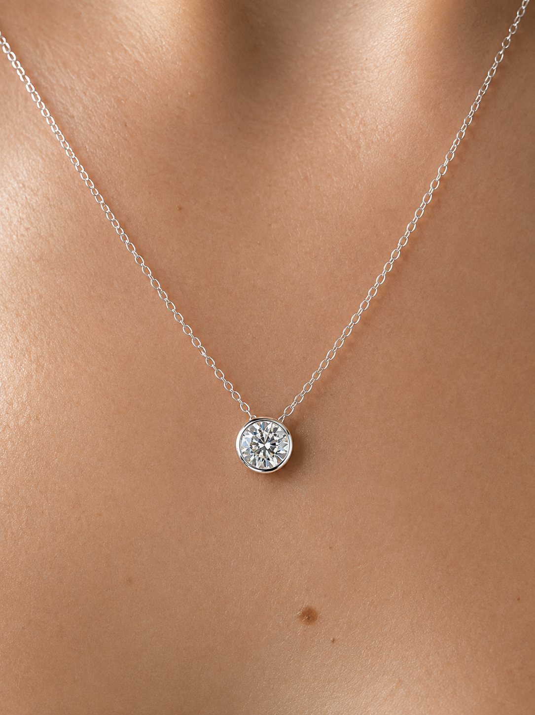 Classic Solitaire Pendant Necklace in 925 Sterling Silver