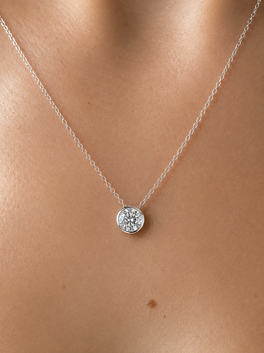 Classic Solitaire Pendant Necklace in 925 Sterling Silver