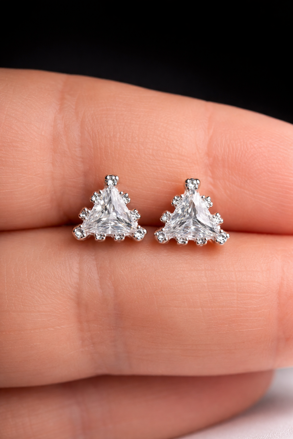 925 Silver Stud Earrings Brilliant Triangular Cut Stone